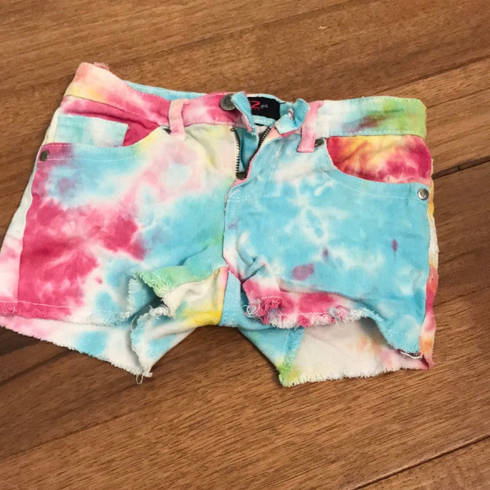 Tie dye shorts!
